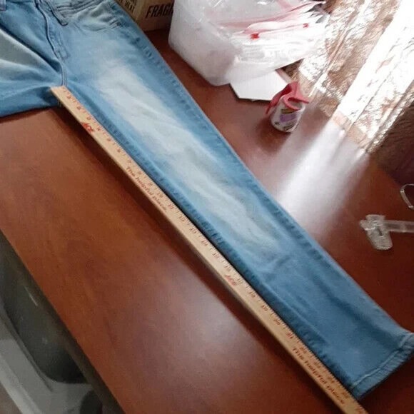 Nine West Taylor cuffed capri jeans size 4 stud embelished pockets * - Picture 9 of 13